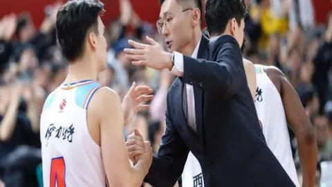 “法鲁尔客场挑战，能否书写新篇章：13胜8负，能否一扫阴霾，逆袭夺冠？”